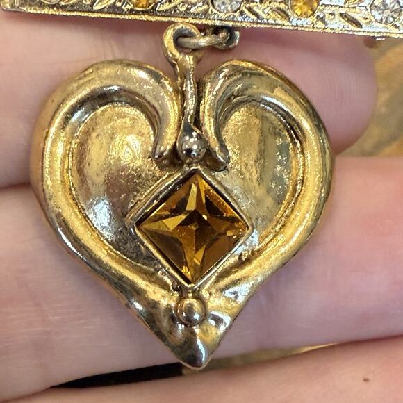VTG Victorian Revival Bar Pin Brooch Dangle Sweetheart Heart Charm Gold Tone - Picture 5 of 9